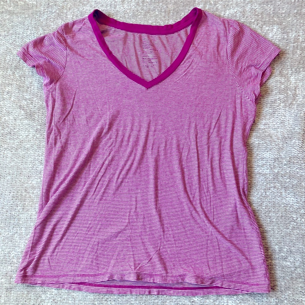Gap Pima Cotton Essential V Neck Striped Tee Pink Fuchsia Women’s Medium